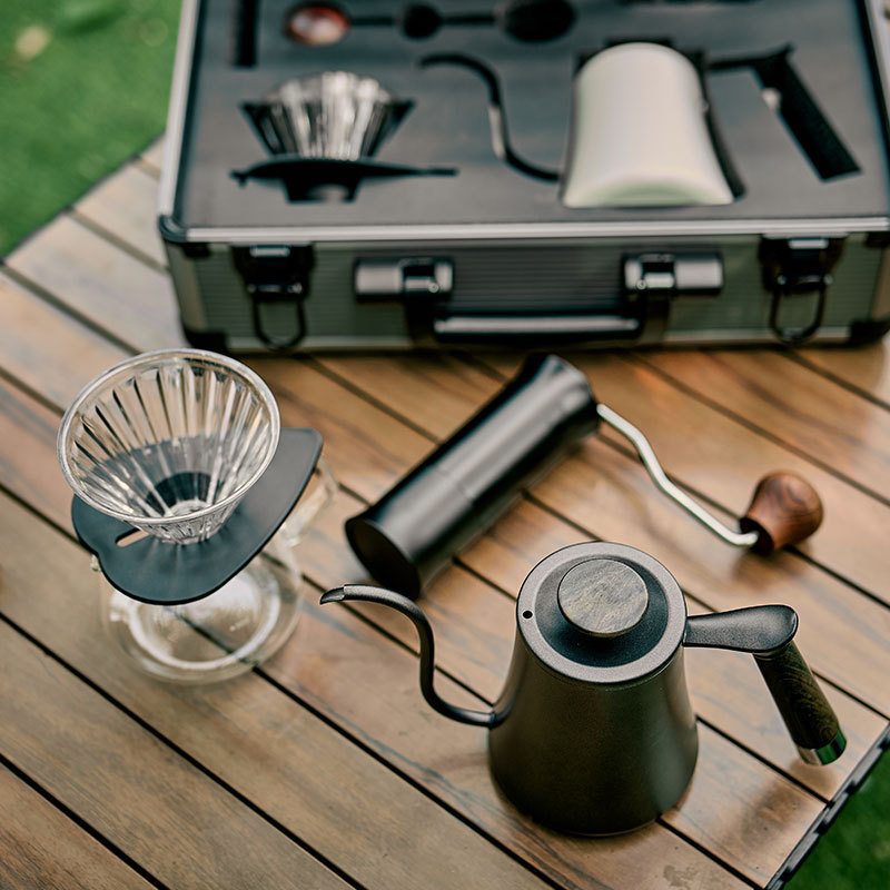 旅行用ポータブル手淹れコーヒー器具セット、豆挽き器フィルター - Coffee Equipment Gift Set のレビューと価格
